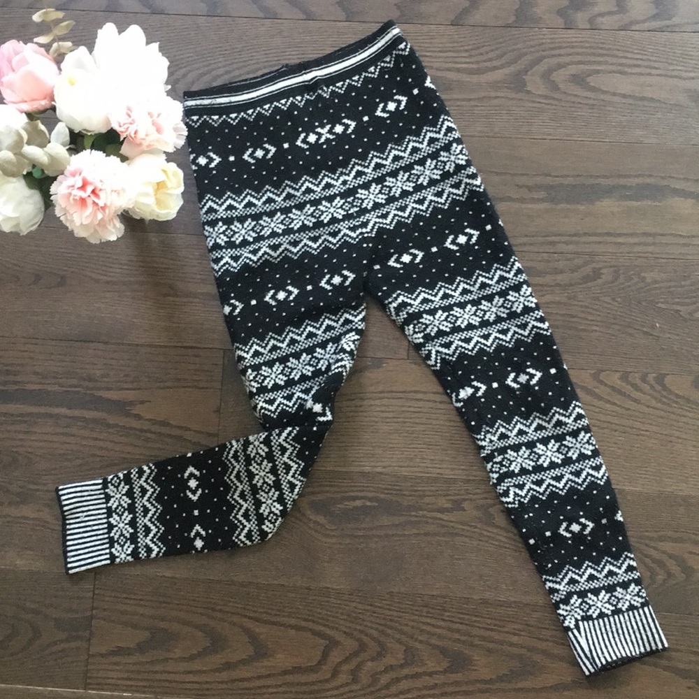 ❄️ Girl’s Cherry Berry Snowflake Leggings